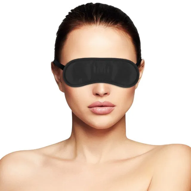 Mască DARKNESS Straight Black Soft Mask. pentru jocuri erotice în cuplu. din satin. cu bandă elastică reglabilă. negru