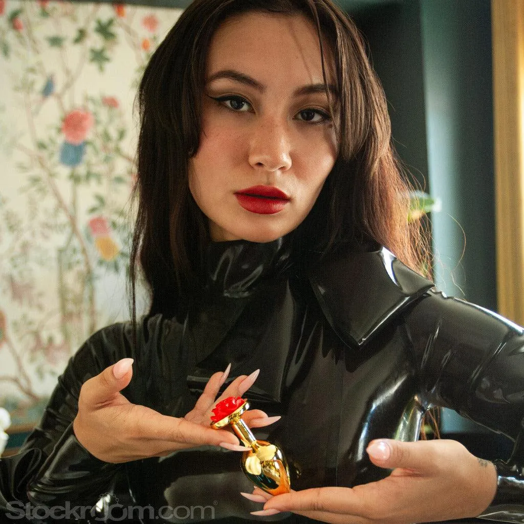 Red Rose Butt Plug. Gold